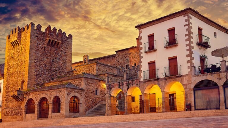 Descubre la Magia de Cáceres con el Free Tour de las Tres Culturas (1)