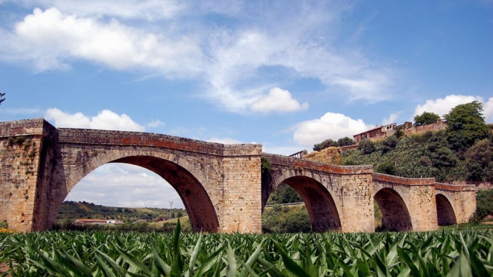 El Puente de Coria Un monumento a la persistencia y al cambio